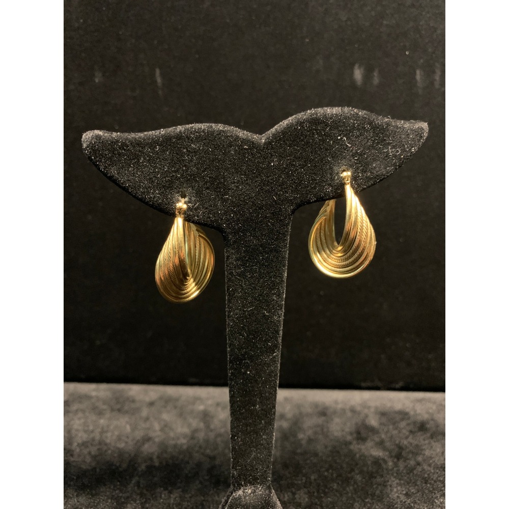 Napier Gold Tone Ribbed Multi Strand Tapered Hoop Earrings Vintage Latch Back
